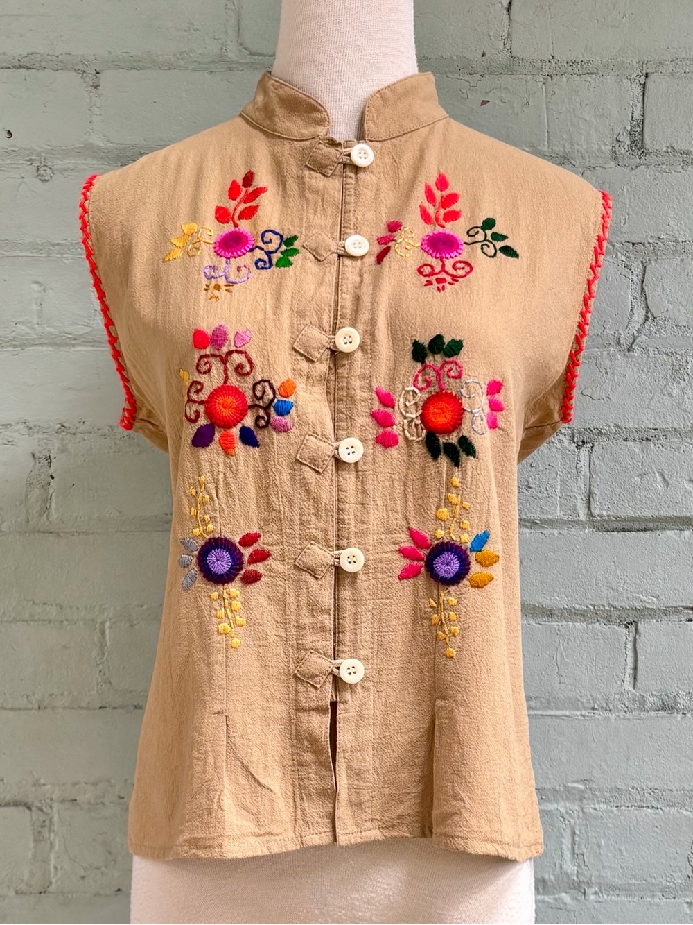 Vintage Embroidered Mandarin Collar Sleeves Top